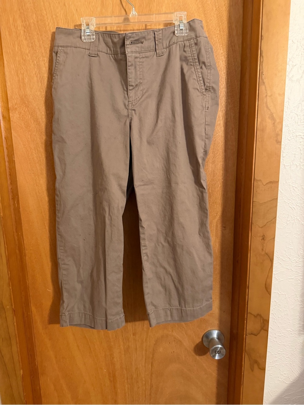 Women’s Casual Straight-Leg Pants in Taupe